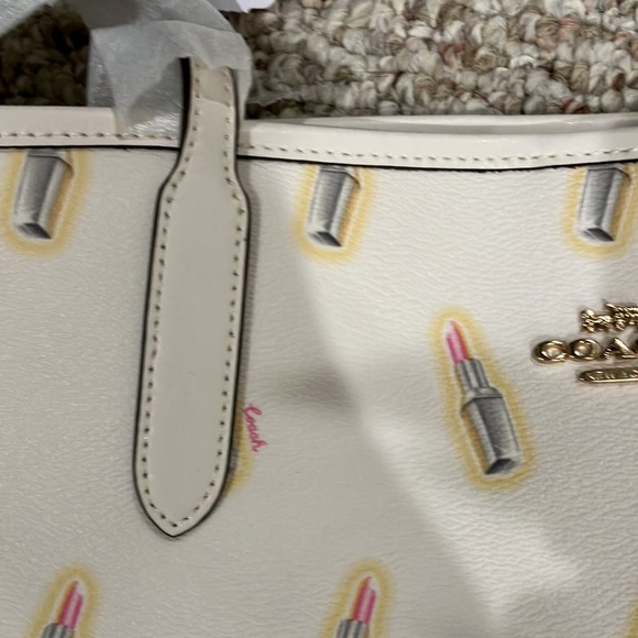 Coach City Tote With Lipstick Print C3246 - Picture 15 of 15